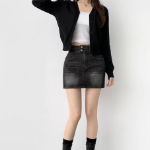 Джинсовая мини-юбка с завышенной посадкой и корректирующими вставками