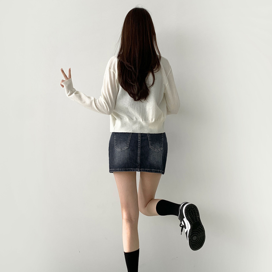 Джинсовая мини-юбка с завышенной посадкой и корректирующими вставками