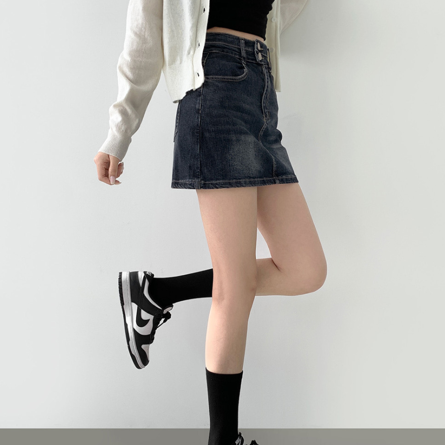 Джинсовая мини-юбка с завышенной посадкой и корректирующими вставками