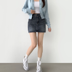 Джинсовая мини-юбка с завышенной посадкой и корректирующими вставками