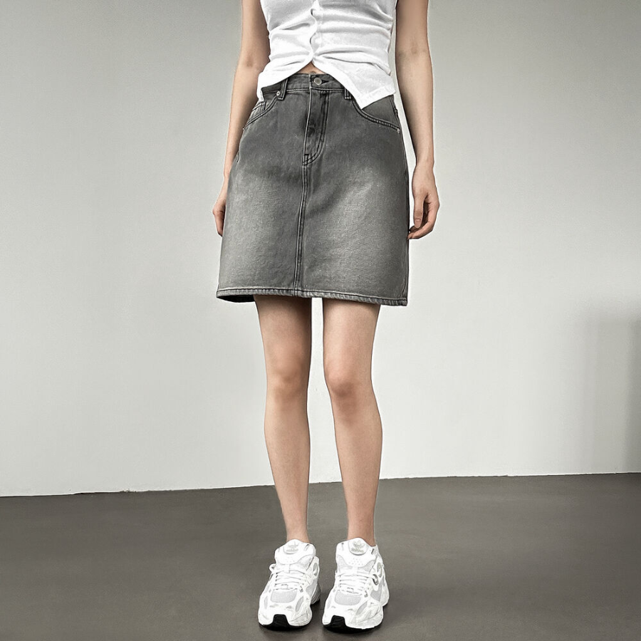 Серая джинсовая юбка с высокой посадкой и эффектом стирки