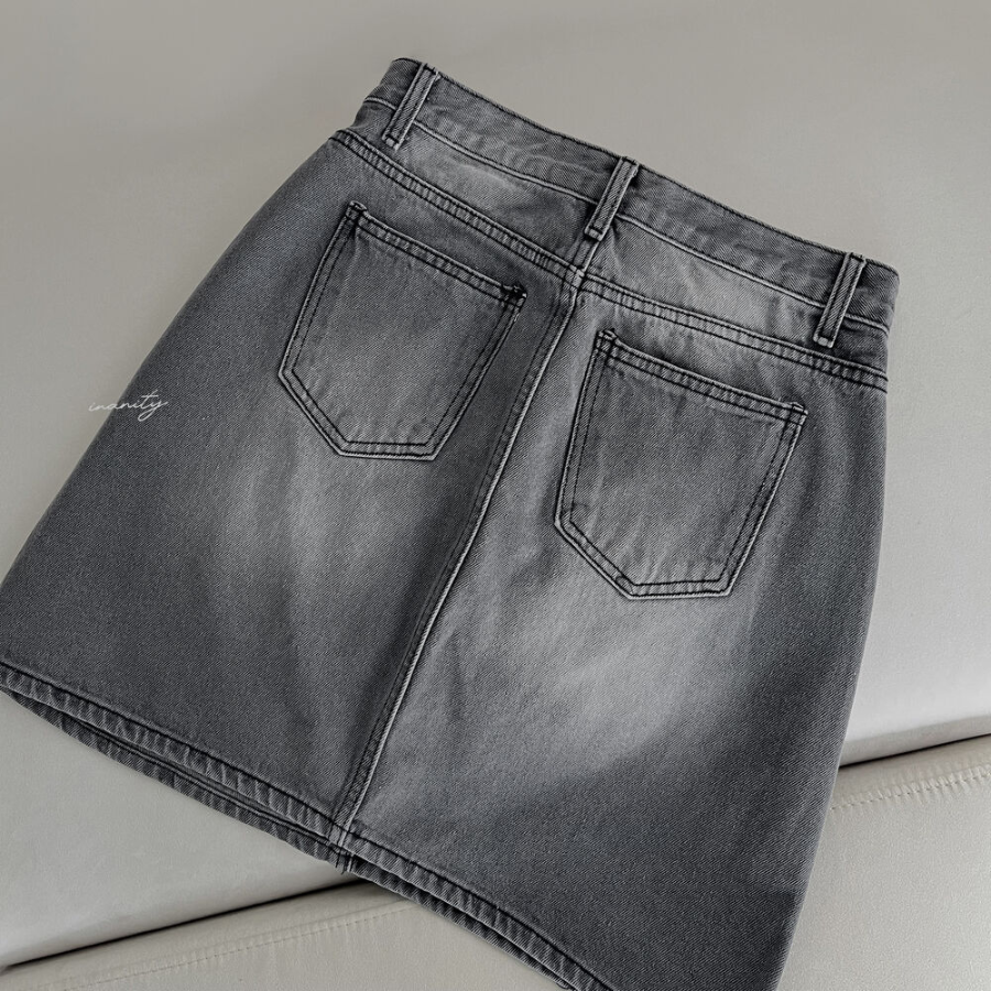 Серая джинсовая юбка с высокой посадкой и эффектом стирки