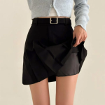 Асимметричная плиссированная мини-юбка-шорты