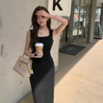 Гладкое облегающее длинное платье без рукавов