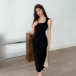 Гладкое облегающее длинное платье без рукавов