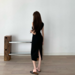 Гладкое облегающее длинное платье без рукавов