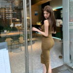 Гладкое облегающее длинное платье без рукавов