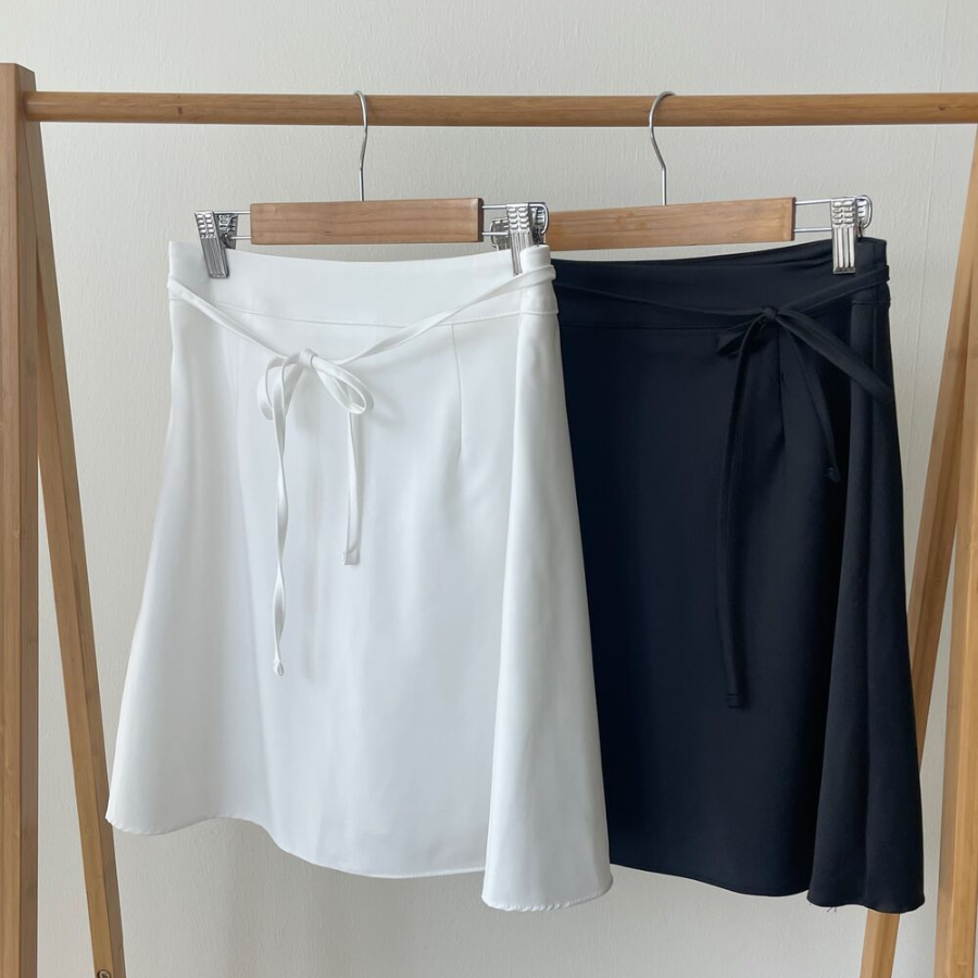 Атласная юбка на бретелях