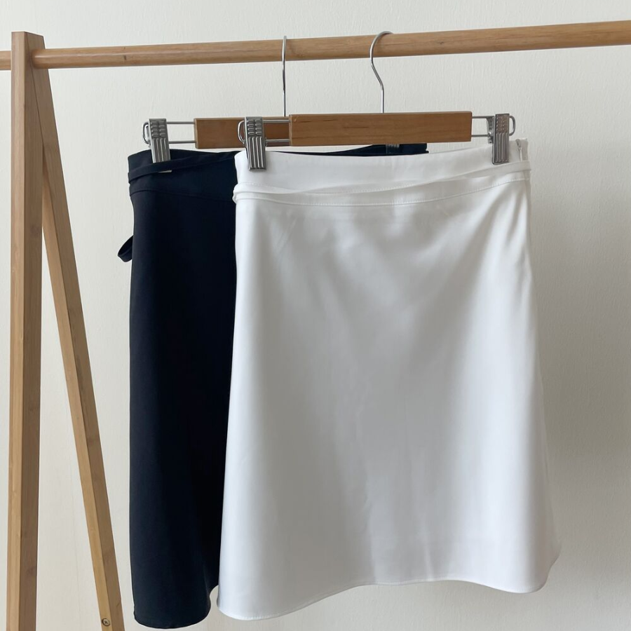 Атласная юбка на бретелях