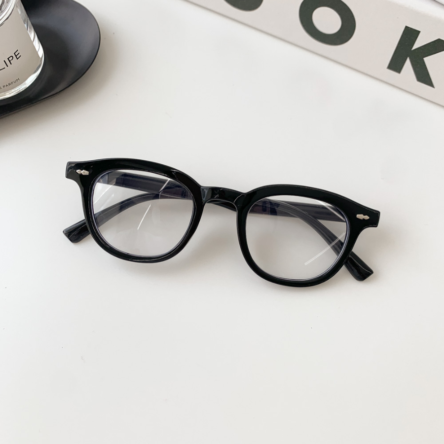 Pointy Simple UV400 Glasses — минималистичные очки с защитой от ультрафиолета