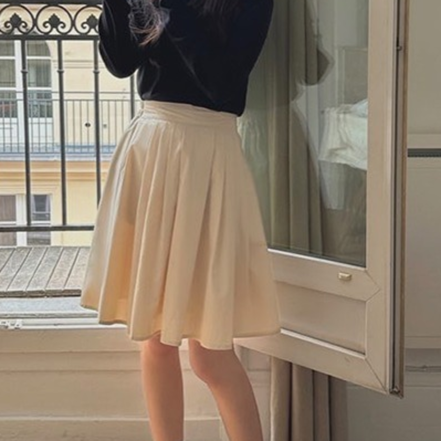 Романтичная расклешённая миди-юбка с задней резинкой