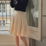 Романтичная расклешённая миди-юбка с задней резинкой