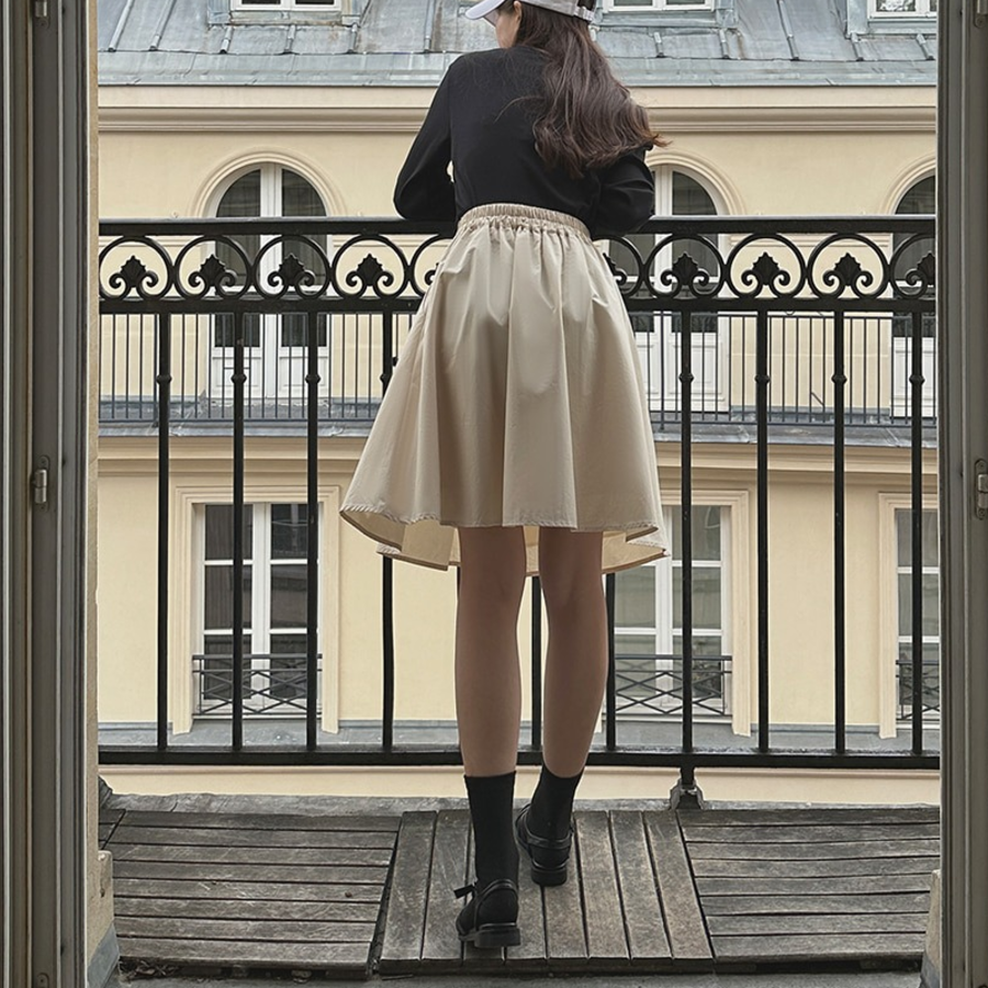 Романтичная расклешённая миди-юбка с задней резинкой