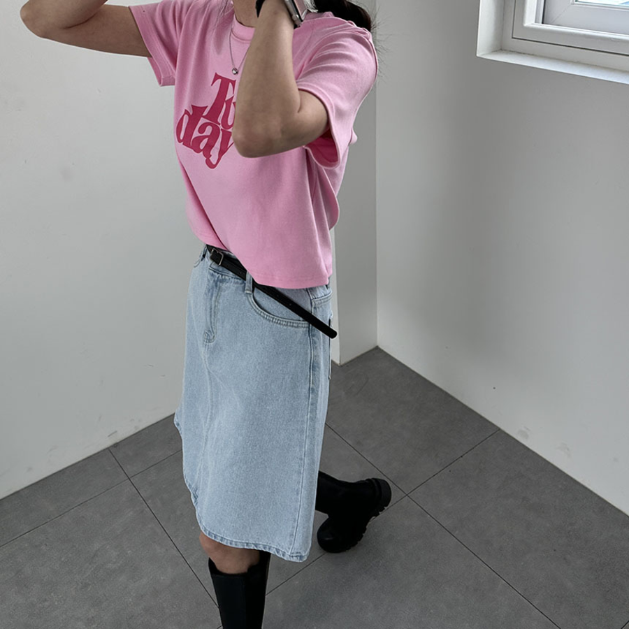 Денимовая юбка A-силуэта миди длины с высокой посадкой