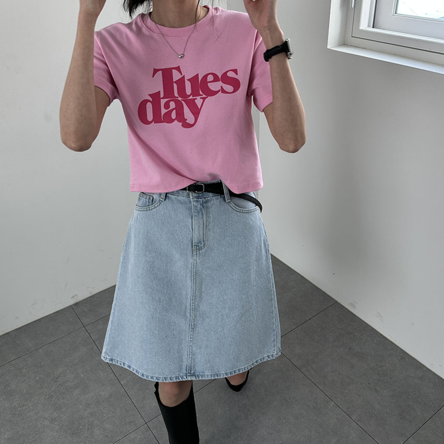 Денимовая юбка A-силуэта миди длины с высокой посадкой