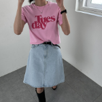 Денимовая юбка A-силуэта миди длины с высокой посадкой