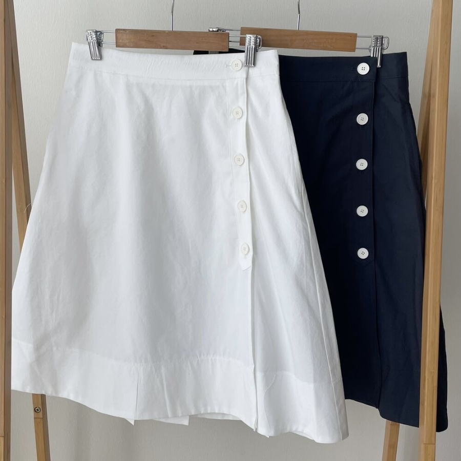 Плиссированная миди-юбка на пуговицах