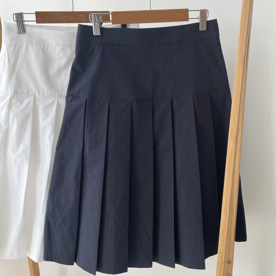 Плиссированная миди-юбка на пуговицах