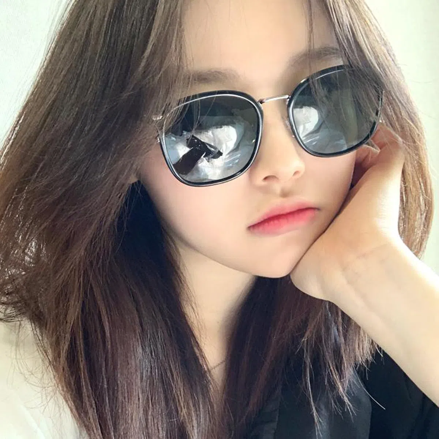 SKA-3045 Oversized Classic Sunglasses — стильная комбинация металла и пластика в повседневном формате