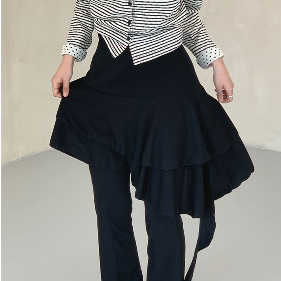 Асимметричная юбка с многослойными воланами и эластичным поясом