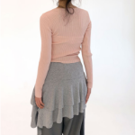 Асимметричная юбка с многослойными воланами и эластичным поясом