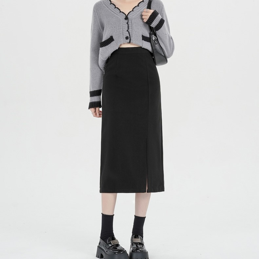 Прямая миди-юбка из плотной ткани с высоким поясом и разрезом