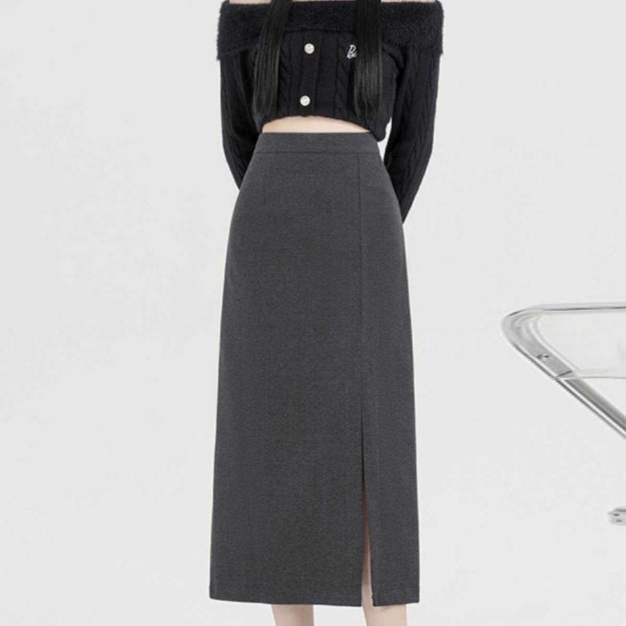 Прямая миди-юбка из плотной ткани с высоким поясом и разрезом