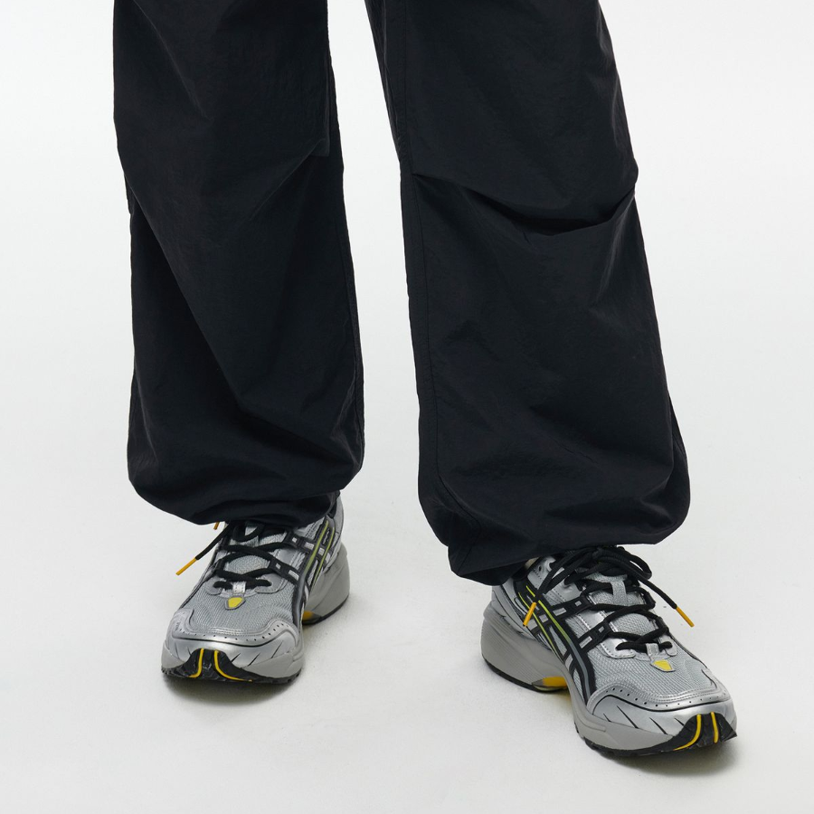 Nylon Parachute Pants [Black]