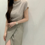 Миди-юбка с запáхом и разрезом в элегантном стиле