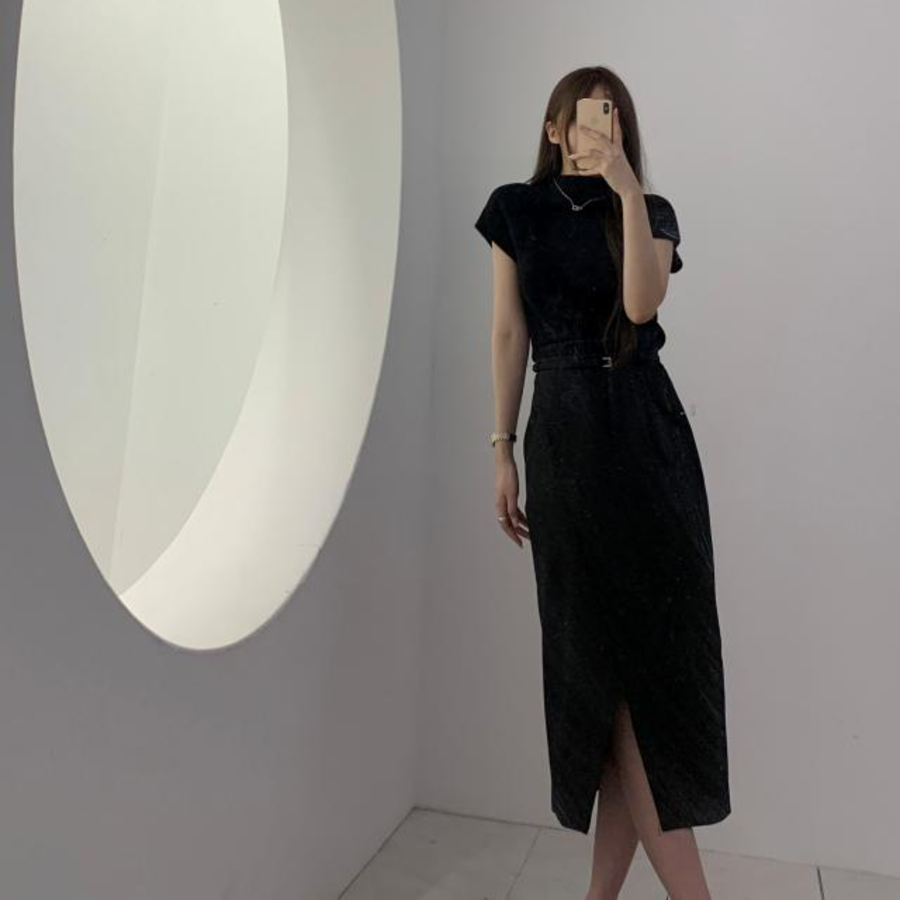 Миди-юбка с запáхом и разрезом в элегантном стиле