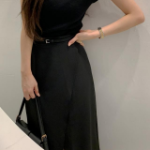 Миди-юбка с запáхом и разрезом в элегантном стиле