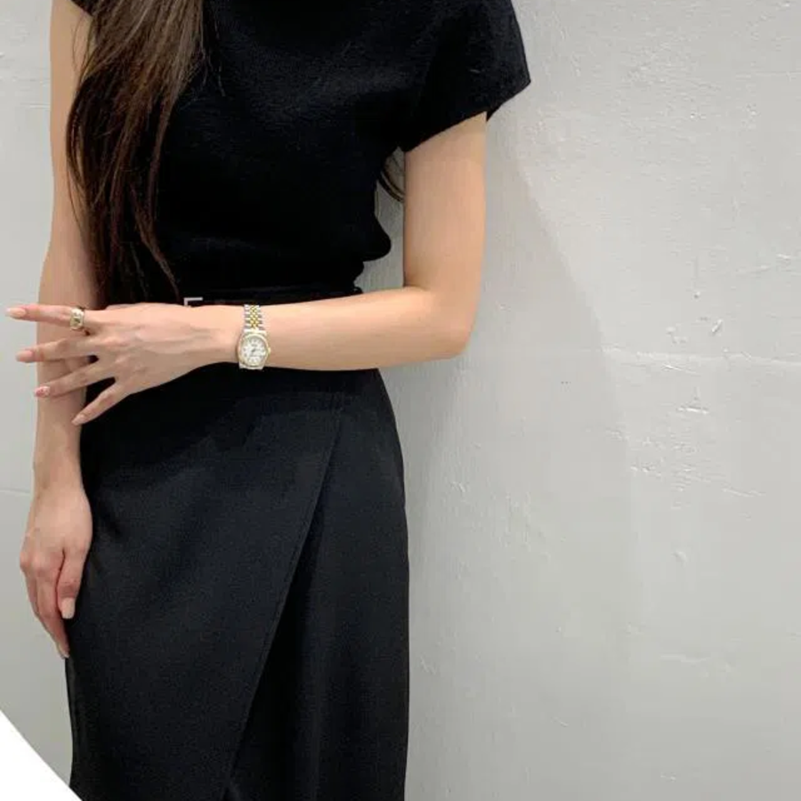 Миди-юбка с запáхом и разрезом в элегантном стиле