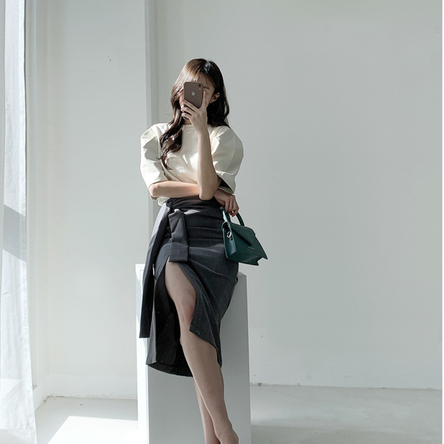 Классическая миди-юбка H-силуэта с поясом