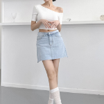 Мини-юбка из светлого денима