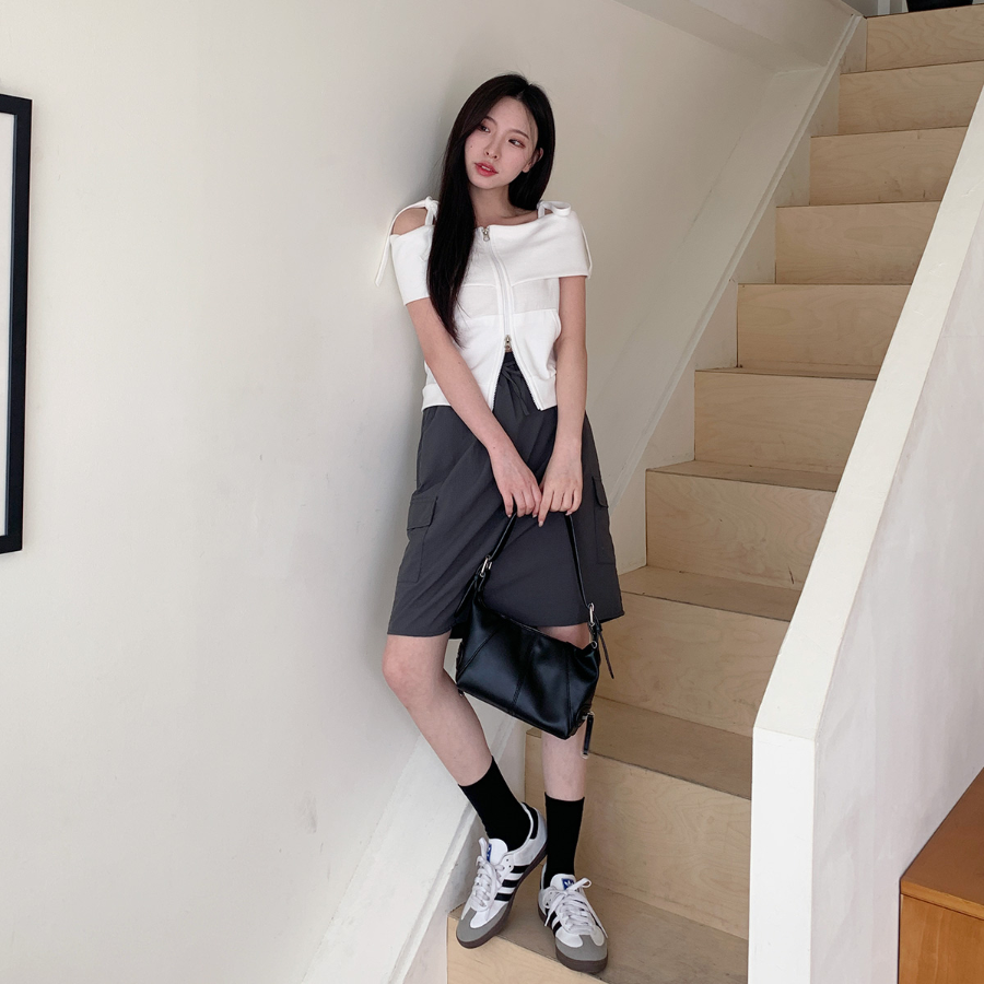 Женская миди-юбка с накладными карманами из нейлона