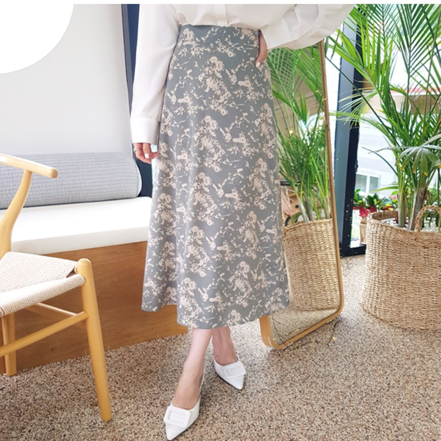 Женственная длинная юбка A-силуэта с цветочным принтом