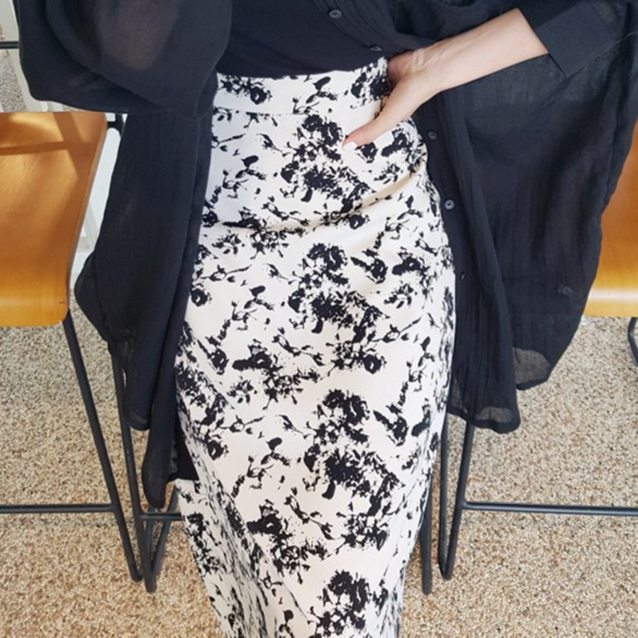 Женственная длинная юбка A-силуэта с цветочным принтом