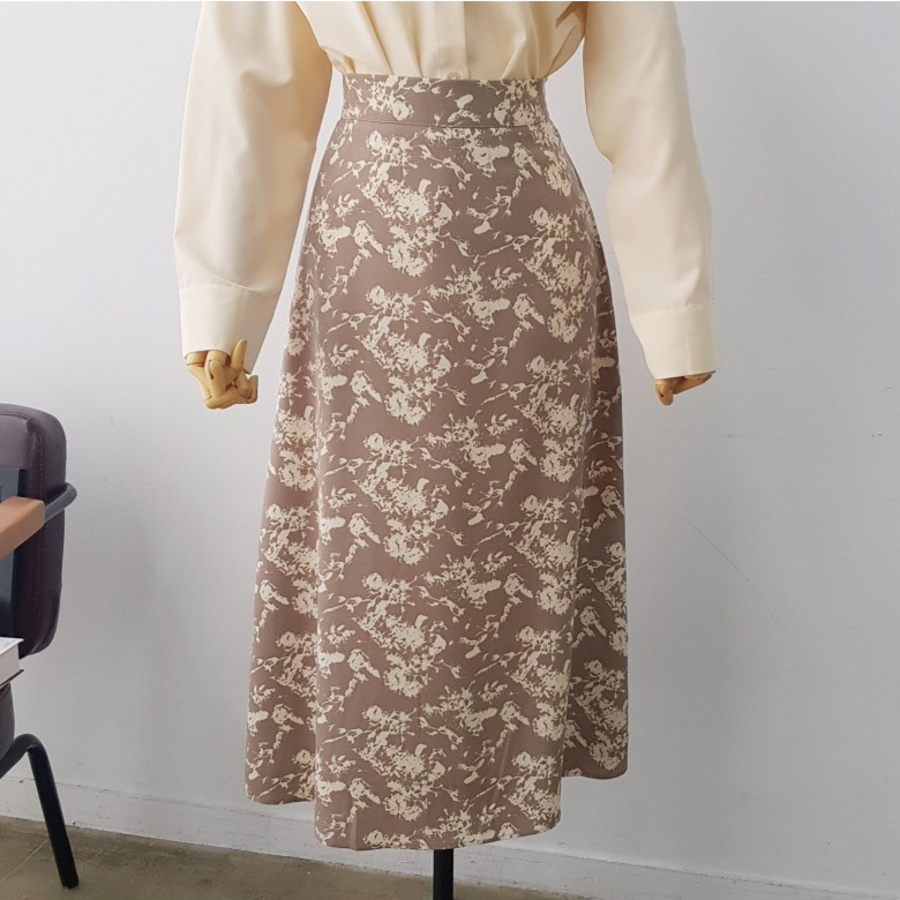 Женственная длинная юбка A-силуэта с цветочным принтом