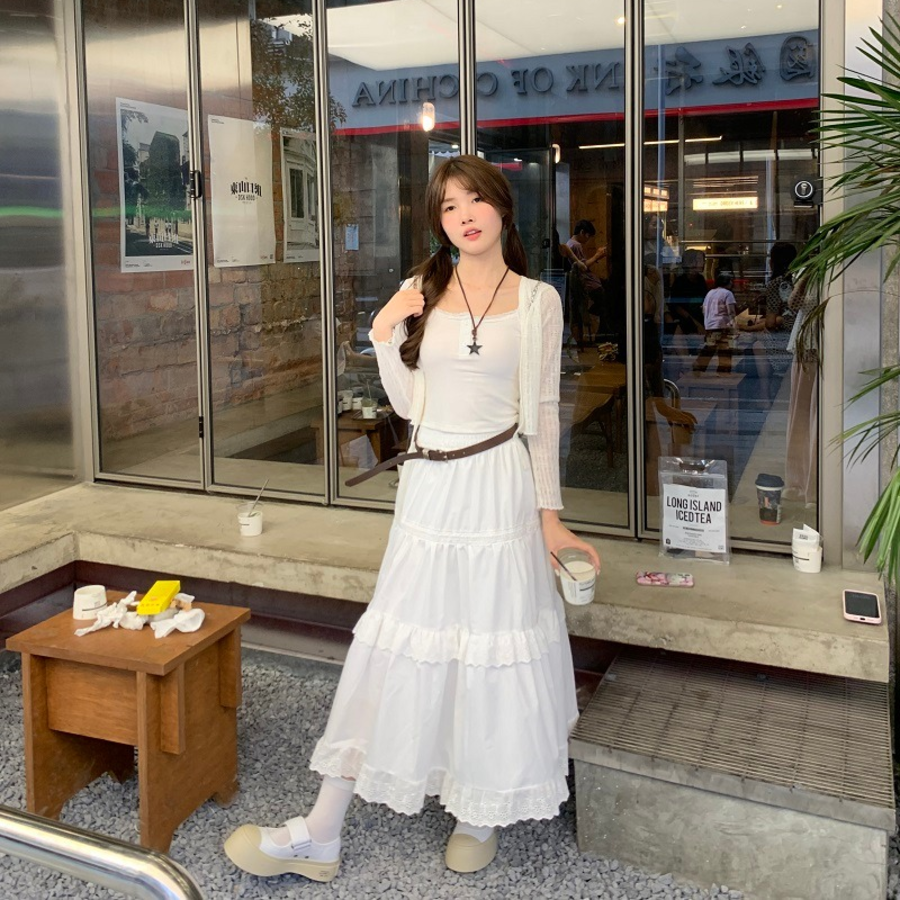 Белая длинная юбка с кружевом и ярусами на резинке