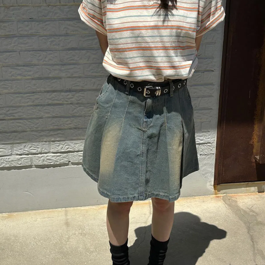 Джинсовая миди-юбка плиссе в теннисном стиле с A-силуэтом