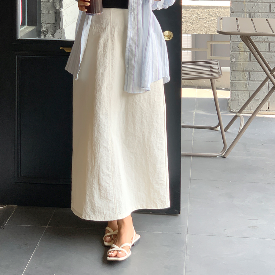 Лёгкая длинная юбка с разрезом из нейлона