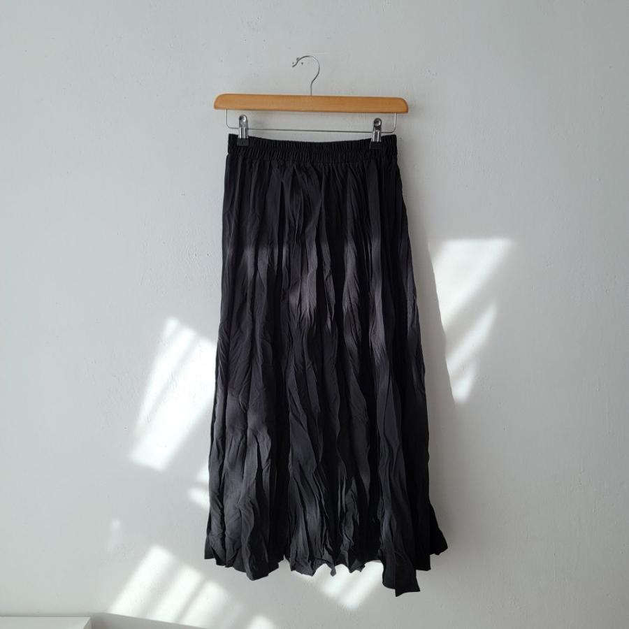 Длинная плиссированная юбка с эффектом жатки