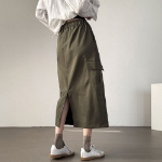 Длинная юбка с карманами и разрезом из нейлона