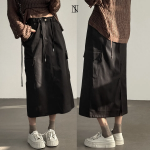 Длинная юбка с карманами и разрезом из нейлона