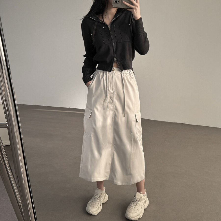 Длинная юбка с карманами и разрезом из нейлона