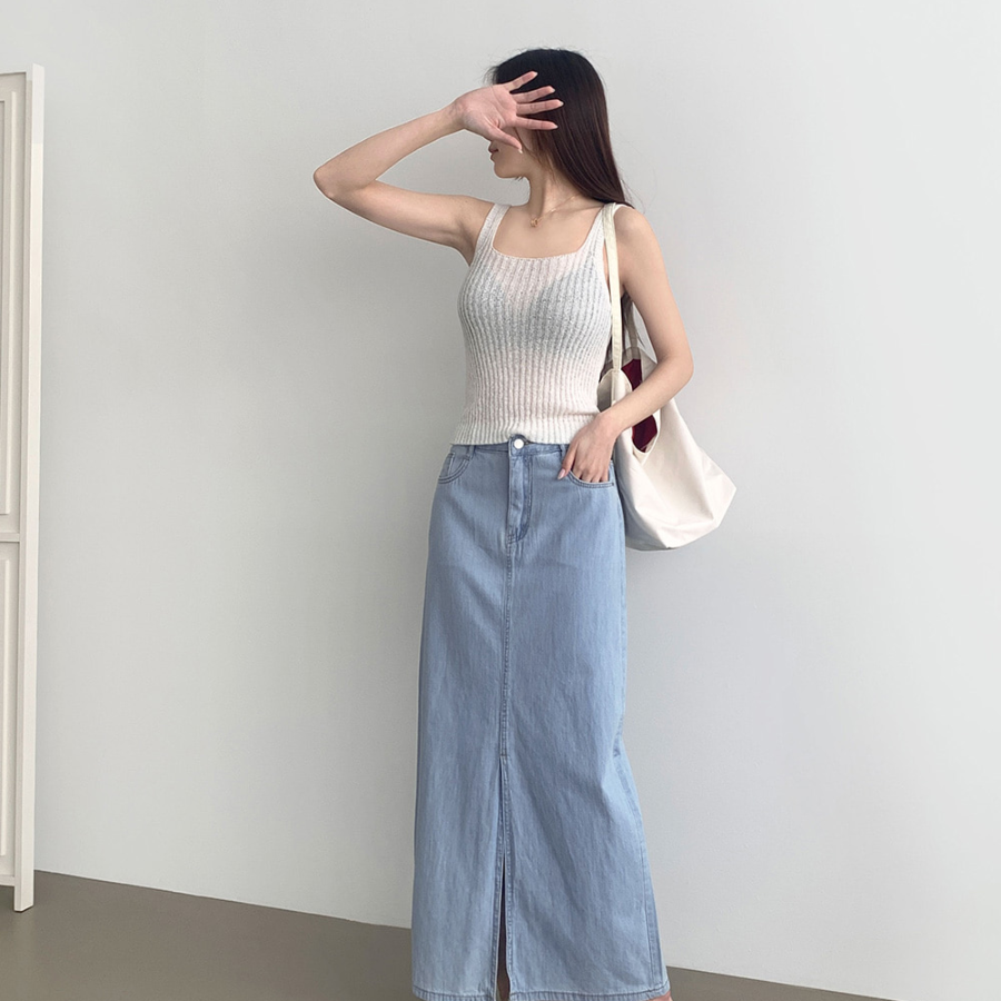 Длинная джинсовая юбка с задней резинкой и свободным кроем