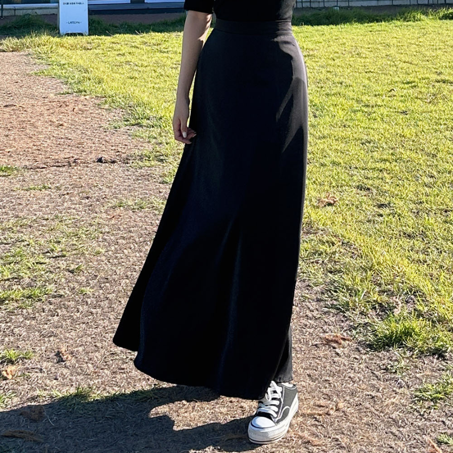 Длинная однотонная сатиновая юбка с высокой посадкой и задней резинкой