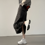 Длинная юбка с карманами карго, разрезом и шнуровкой на сборке