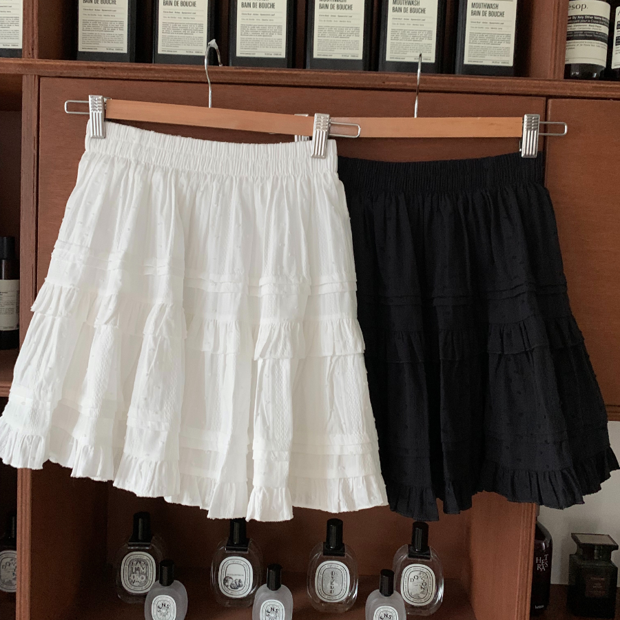 Длинная юбка с кружевом и оборками