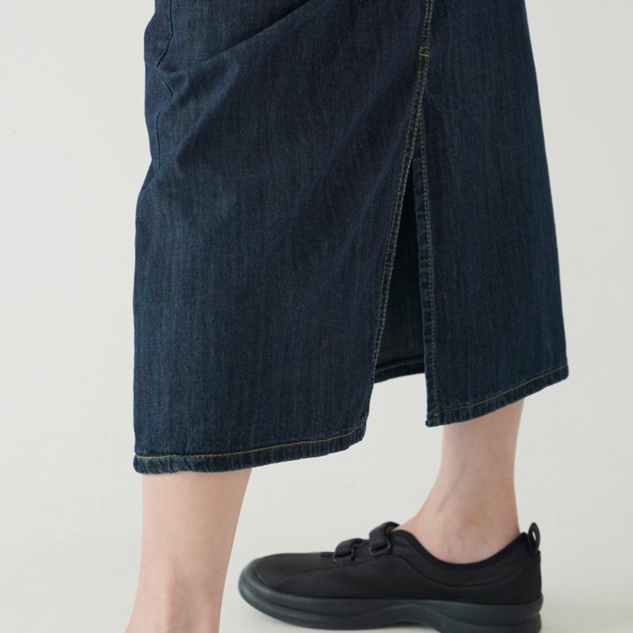 Летняя макси-юбка из денима с разрезом сзади